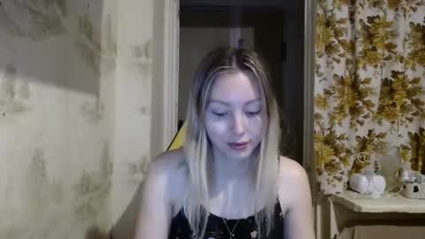 Alice smiles online show from 8, 4, 2026