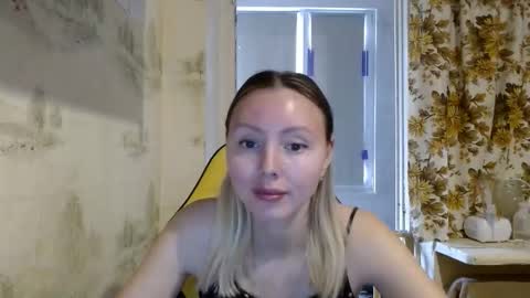 Alice smiles online show from 14, 4, 2026