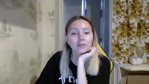 Alice smiles online show from 15, 4, 2026