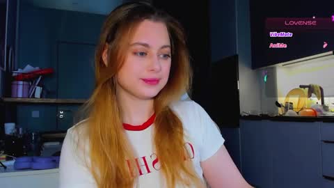 Snapshot of alice_wander chatting on 18, 5, 2026 Alice online show from 18, 5, 2026