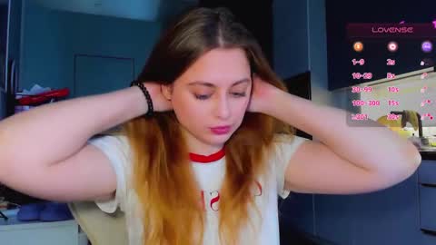 Snapshot of alice_wander chatting on 18, 5, 2026 Alice online show from 18, 5, 2026