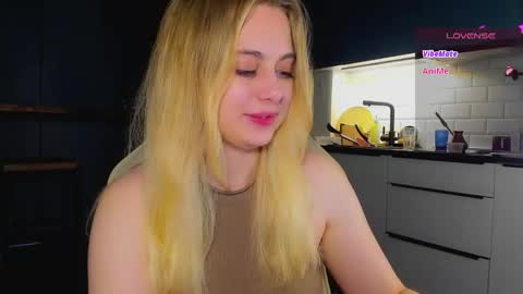 Snapshot of alice_wander chatting on 26, 5, 2026 Alice online show from 26, 5, 2026