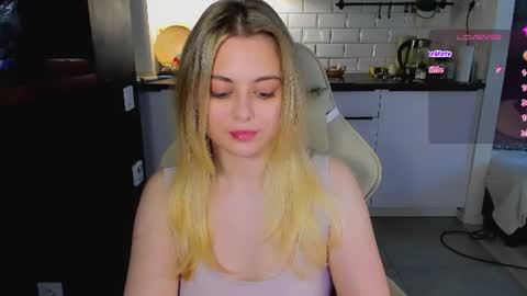 Snapshot of alice_wander chatting on 14, 6, 2026 Alice online show from 14, 6, 2026