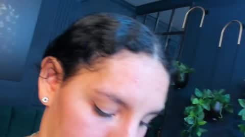 Snapshot of aliceandsia chatting on 29, 10, 2025 Alice and Asia online show from 29, 10, 2025