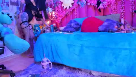     online show from 8, 6, 2026