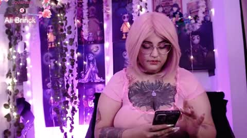 Alice Brinck online show from 19, 12, 2024