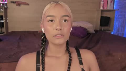 Snapshot of aliceclark__ chatting on 5, 3, 2025 Alice online show from 5, 3, 2025