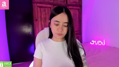 Snapshot of alicee_2 chatting on 22, 7, 2026 Aliceee .. 97YP9VWGZHrefnav wishlist lists 1 online show from 22, 7, 2026