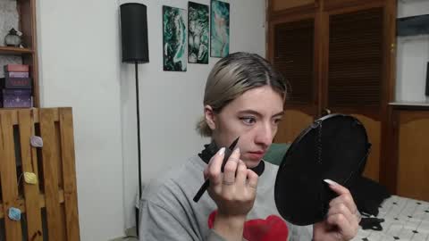 alicee_logan_ online show from 10, 6, 2026