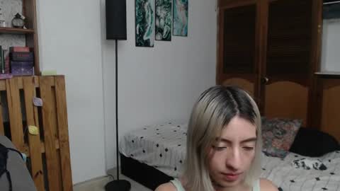 alicee_logan_ online show from 19, 6, 2026