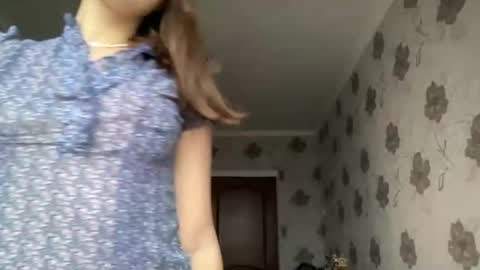 aliceinlustland online show from 3, 12, 2025