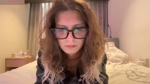 AlicePinkhead online show from 2, 4, 2026