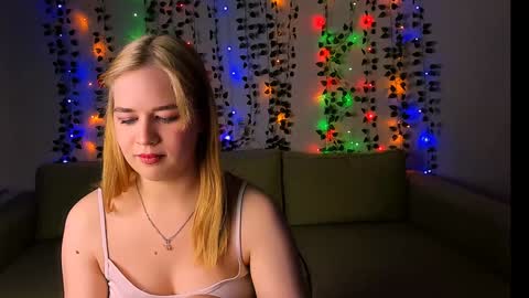 Snapshot of alicepopsy chatting on 2, 2, 2025 Alice online show from 2, 2, 2025