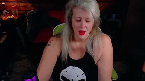 Snapshot of alicescuriosity chatting on 30, 11, 2025 Alices Curiosity online show from 30, 11, 2025