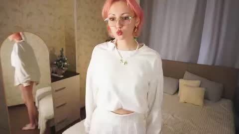 Snapshot of alicesternley chatting on 13, 7, 2026 Milly online show from 13, 7, 2026