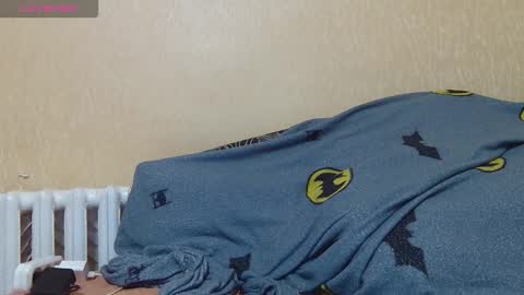 Snapshot of alicewoolfy chatting on 8, 11, 2025 AliceWoolfy online show from 8, 11, 2025