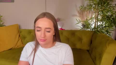 Mia online show from 12, 11, 2025