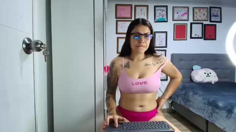 Snapshot of alicia_rainbow chatting on 22, 4, 2026 alicia_rainbow online show from 22, 4, 2026