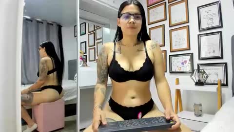 Snapshot of alicia_rainbow chatting on 5, 5, 2026 alicia_rainbow online show from 5, 5, 2026