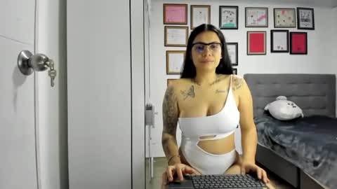 alicia_rainbow online show from 2, 6, 2026