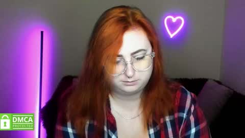 Snapshot of alicia_side_red chatting on 30, 9, 2025 Alicia online show from 30, 9, 2025