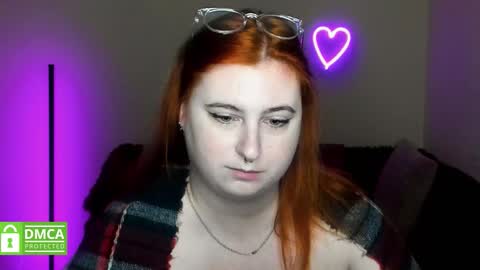 Snapshot of alicia_side_red chatting on 3, 10, 2025 Alicia online show from 3, 10, 2025