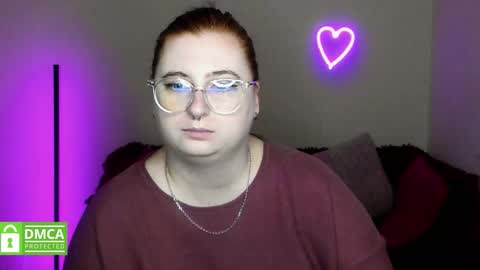 Snapshot of alicia_side_red chatting on 6, 10, 2025 Alicia online show from 6, 10, 2025