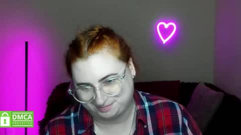 Snapshot of alicia_side_red chatting on 12, 10, 2025 Alicia online show from 12, 10, 2025