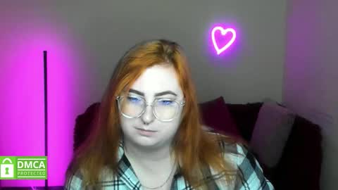 Snapshot of alicia_side_red chatting on 24, 10, 2025 Alicia online show from 24, 10, 2025