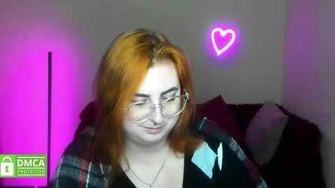 Snapshot of alicia_side_red chatting on 28, 10, 2025 Alicia online show from 28, 10, 2025