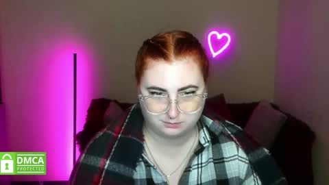 Snapshot of alicia_side_red chatting on 4, 11, 2025 Alicia online show from 4, 11, 2025