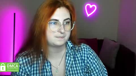 Snapshot of alicia_side_red chatting on 17, 11, 2025 Alicia online show from 17, 11, 2025