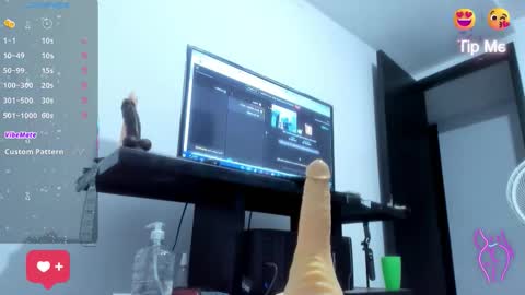 alicia_whittee online show from 2, 10, 2025