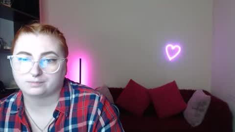 Snapshot of aliciaaared_kis chatting on 10, 11, 2025 Alicia online show from 10, 11, 2025