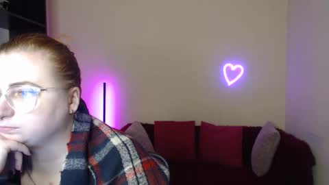 Snapshot of aliciaaared_kis chatting on 22, 11, 2025 Alicia online show from 22, 11, 2025