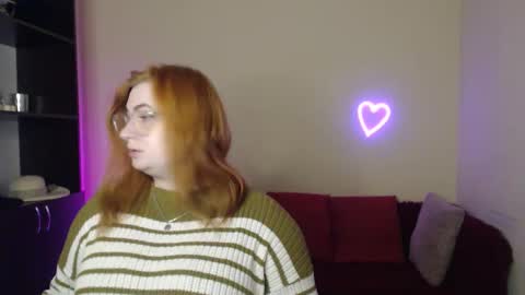 Snapshot of aliciaaared_kis chatting on 24, 11, 2025 Alicia online show from 24, 11, 2025