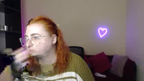 Snapshot of aliciaaared_kis chatting on 27, 11, 2025 Alicia online show from 27, 11, 2025