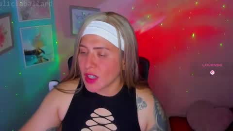 Jennyfer online show from 25, 4, 2026