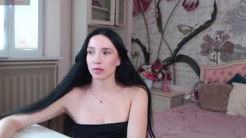 Veronica online show from 8, 9, 2025