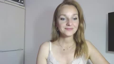 Snapshot of alicialux chatting on 3, 6, 2026 Alicia online show from 3, 6, 2026