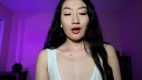 Snapshot of aliciaz3 chatting on 2, 11, 2025 Alicia Hebi online show from 2, 11, 2025