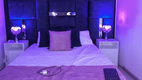 Ali Diaz online show from 8, 2, 2025