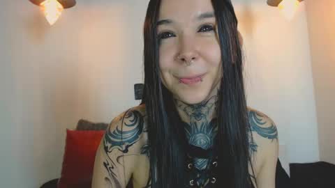    online show from 25, 4, 2026