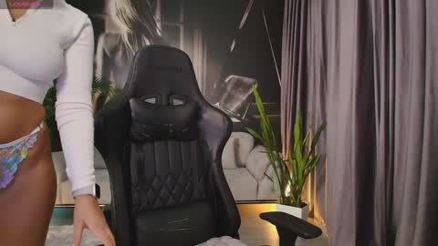 Snapshot of aliessia chatting on 15, 10, 2025 Aliessia online show from 15, 10, 2025