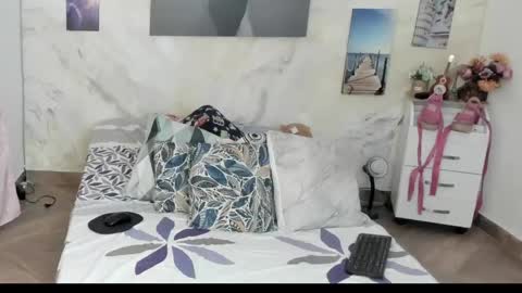 alinabozz1 online show from 25, 4, 2026