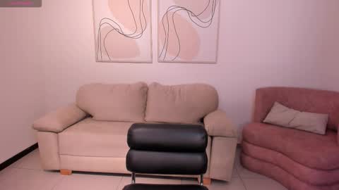 alinakravitz_ online show from 19, 10, 2025