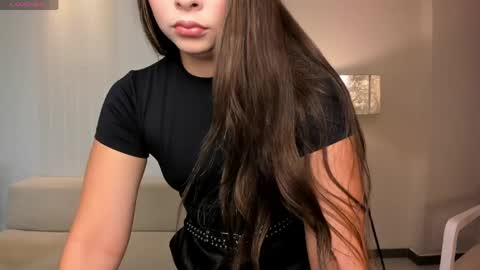 Snapshot of alinakravitz_ chatting on 24, 5, 2026 alinakravitz_ online show from 24, 5, 2026