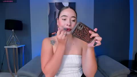 Snapshot of alinakravitz_ chatting on 4, 6, 2026 alinakravitz_ online show from 4, 6, 2026
