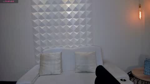 Snapshot of alinakravitz_ chatting on 10, 6, 2026 alinakravitz_ online show from 10, 6, 2026
