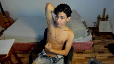 AliotTwink online show from 15, 1, 2026